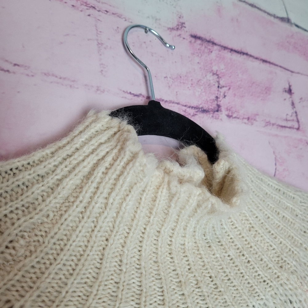 VOYAGEUR BY MERSEA SALT & SEA TURTLENECK SWEATER CREAN MAGENTA SMALL - Picture 3 of 12